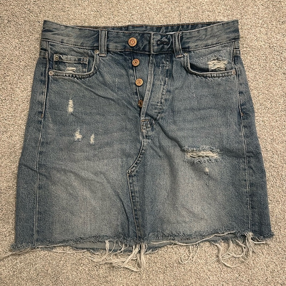 H&M denim skirt, size 6.